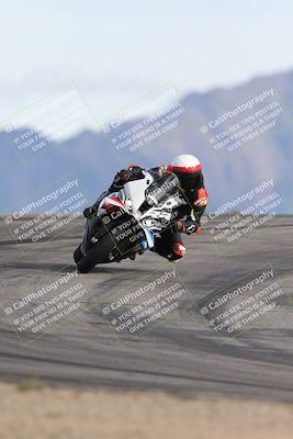 media/Nov-16-2025-Race Pace (Sun) [[8c5fa54630]]/Verified Riders/8-Turn 12 (120pm)/